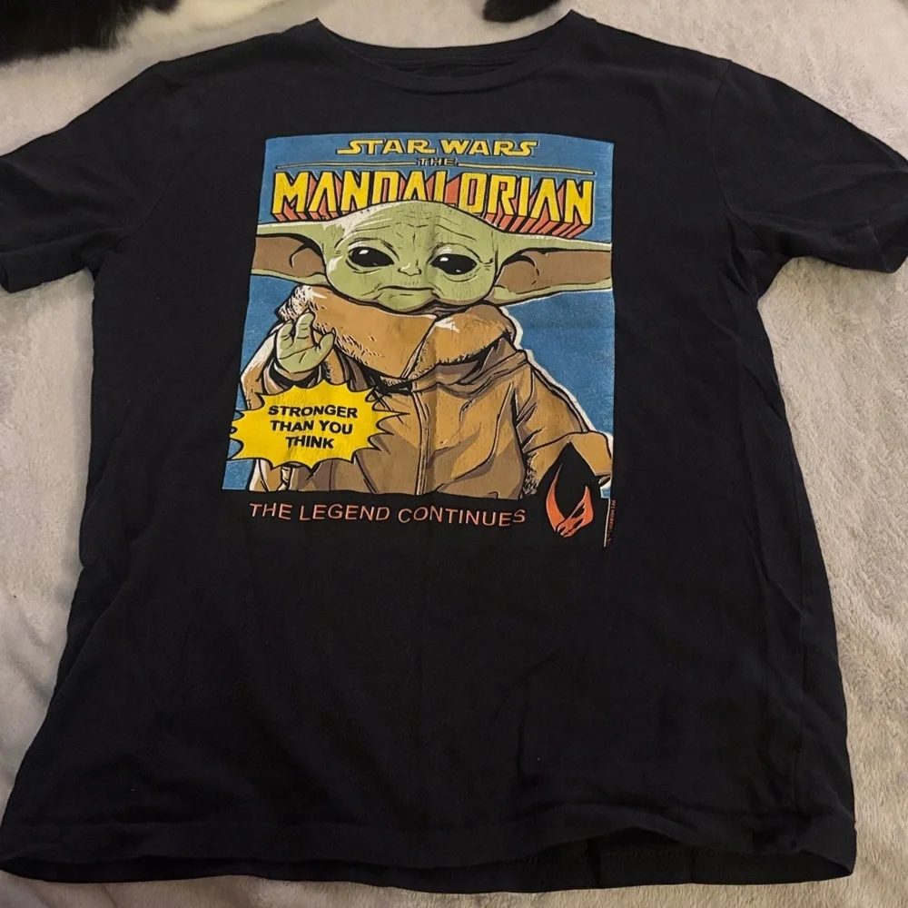 Old Navy Mandalorian short sleeve T-shirt - Picture 1 of 4